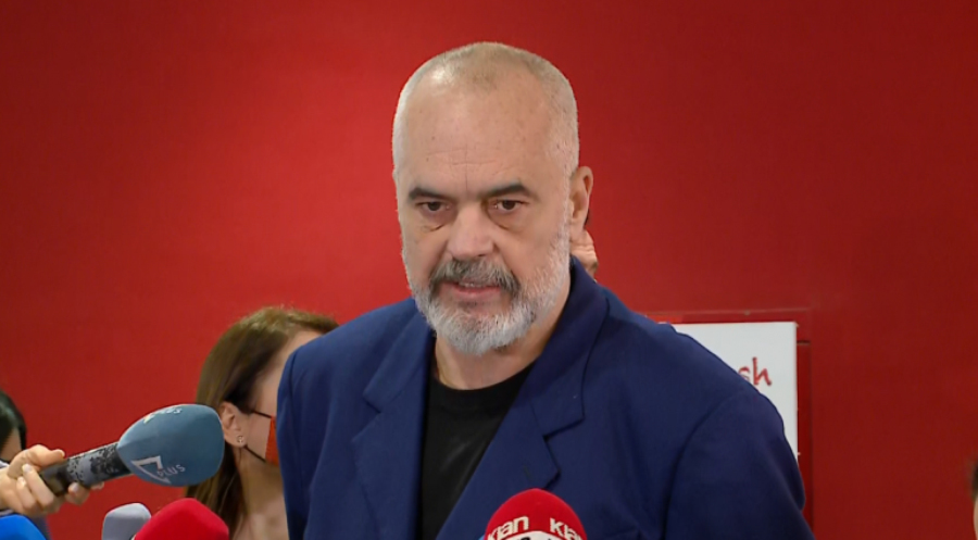 Rama paralajmeron: Vaksina mund te behet me detyrim